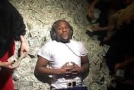 Floyd Mayweather prides himself in his money and extravagant lifetsyle